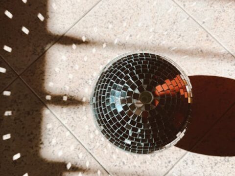Glam Home Décor Ideas That Sparkle and Shine