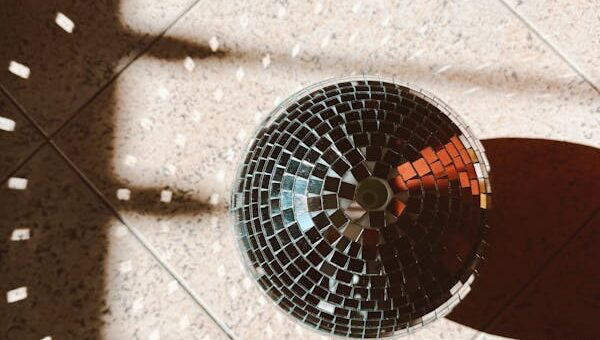 Glam Home Décor Ideas That Sparkle and Shine