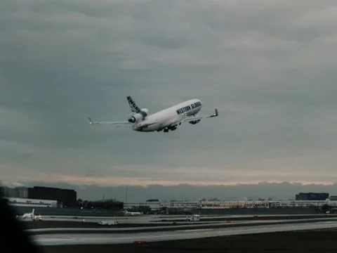 Autonomous Systems in Future Commercial Aircraft