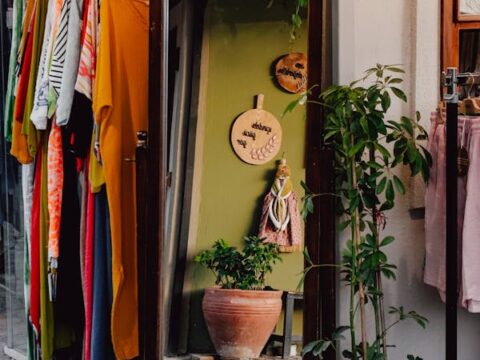 Thrift Store Finds That Make Amazing Home Décor