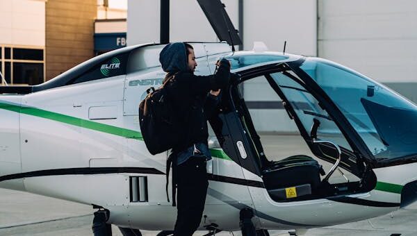 Exploring Twin-Engine vs Quad-Engine Commercial Aircraft