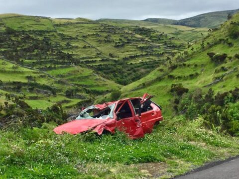 Car accident lawyers offering free case review to injured driver
