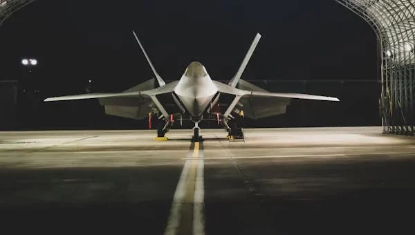 Inside the F-22 Raptor: America’s Stealth Fighter