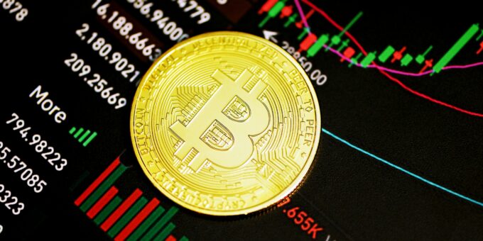 Gold Hits $3,600 as US Rate Cut Expectations Rise
